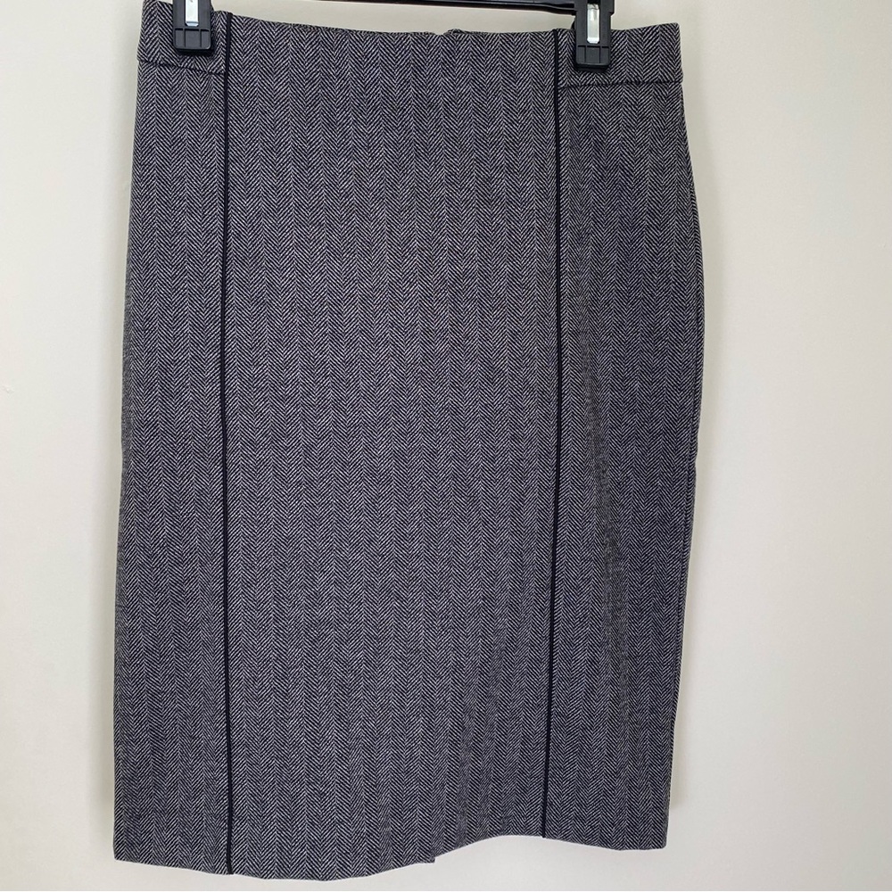 ANN TAYLOR Herringbone Pencil Skirt with piping size 4